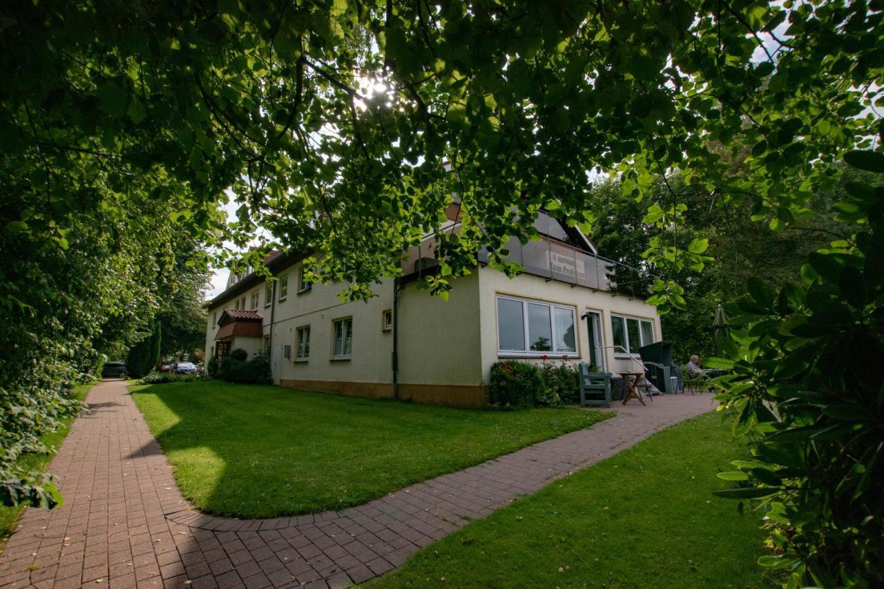 Gasthaus Zum Frohsinn Bosau Exterior foto